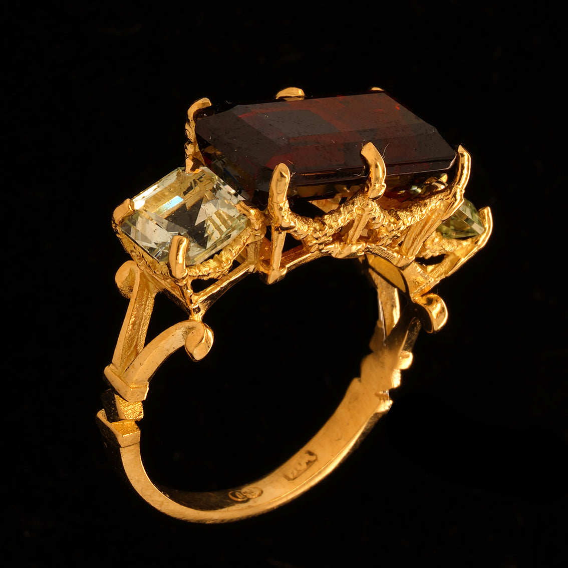 GARLAND MAJESTY RING