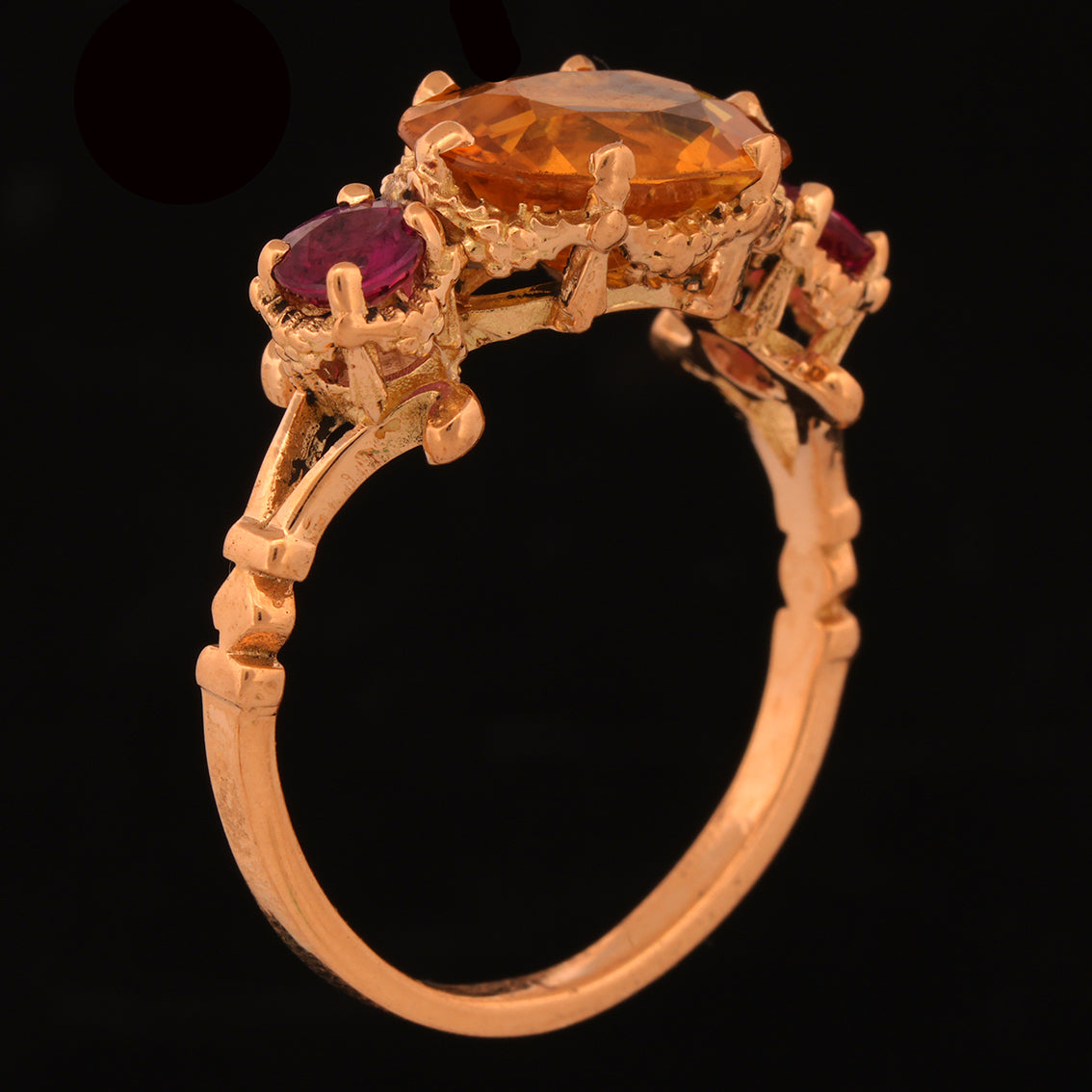 SUNLIT SOVEREIGN GARLAND RING